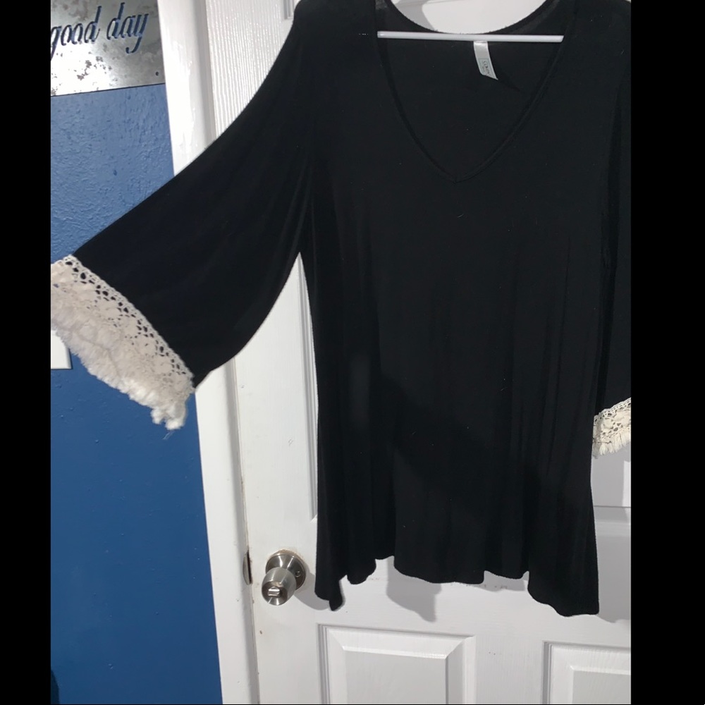Blouse - Picture 2 of 2